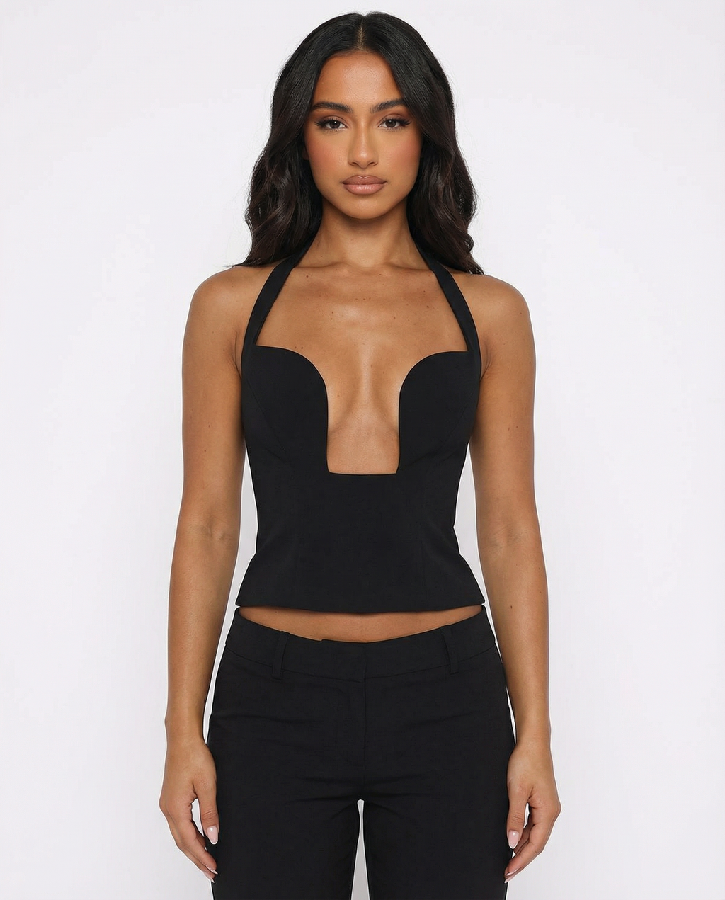 TOP HALTER ESTRUCTURADO ESCOTE PROFUNDO