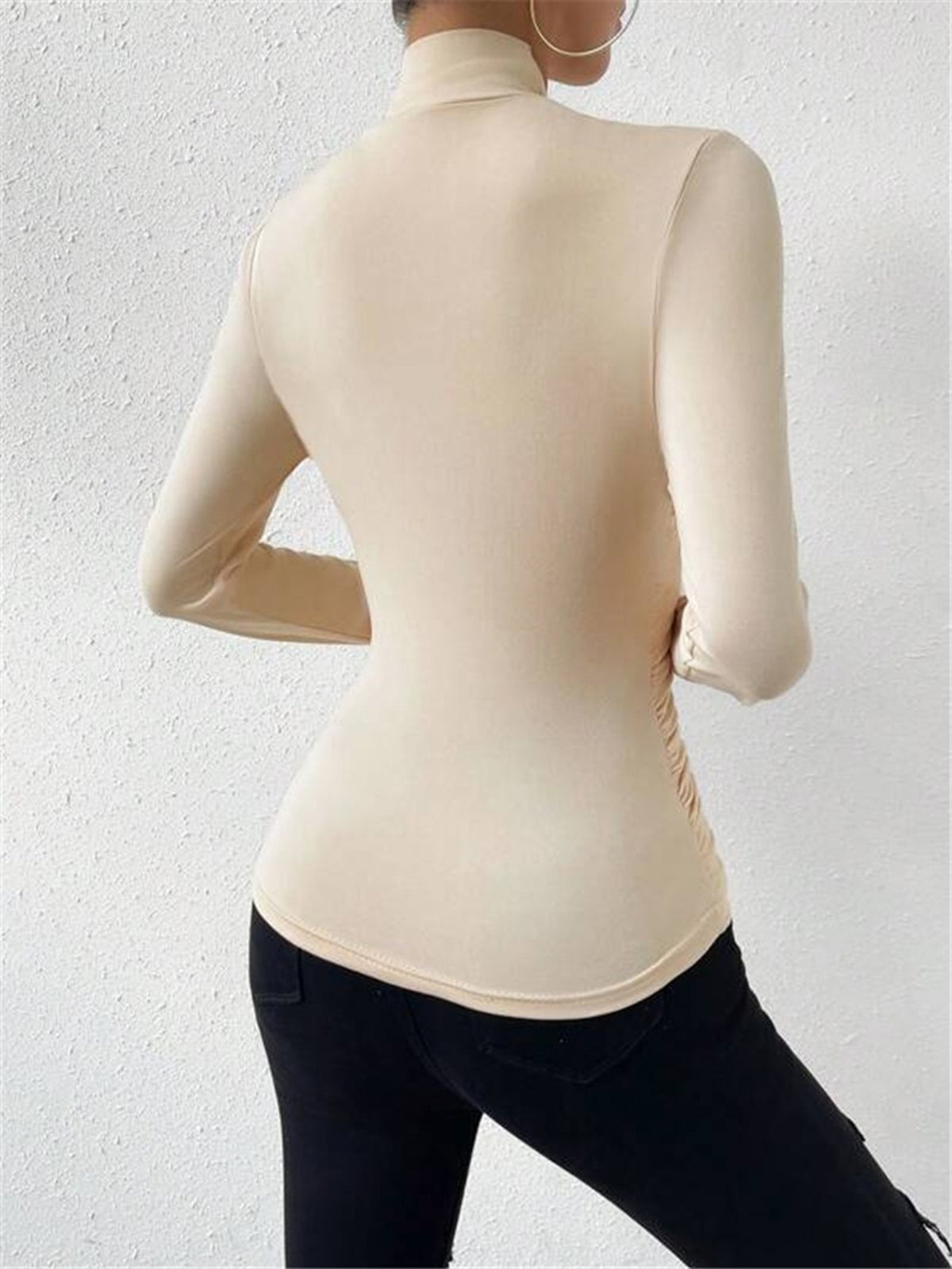 CAMISETA CRUZADA CON CUELLO PLISADO