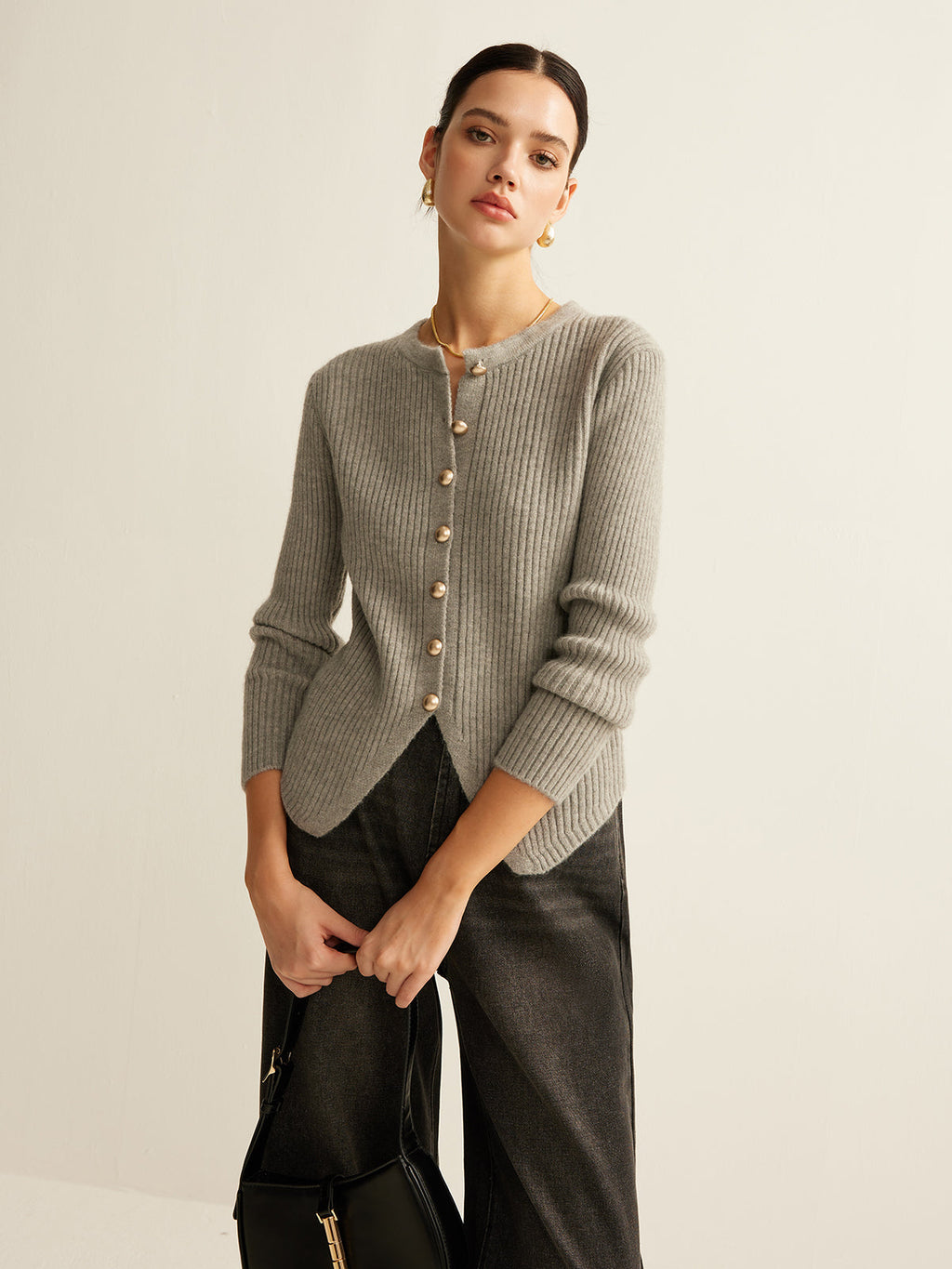 CARDIGAN CON BOTONES Y ABERTURA LATERAL