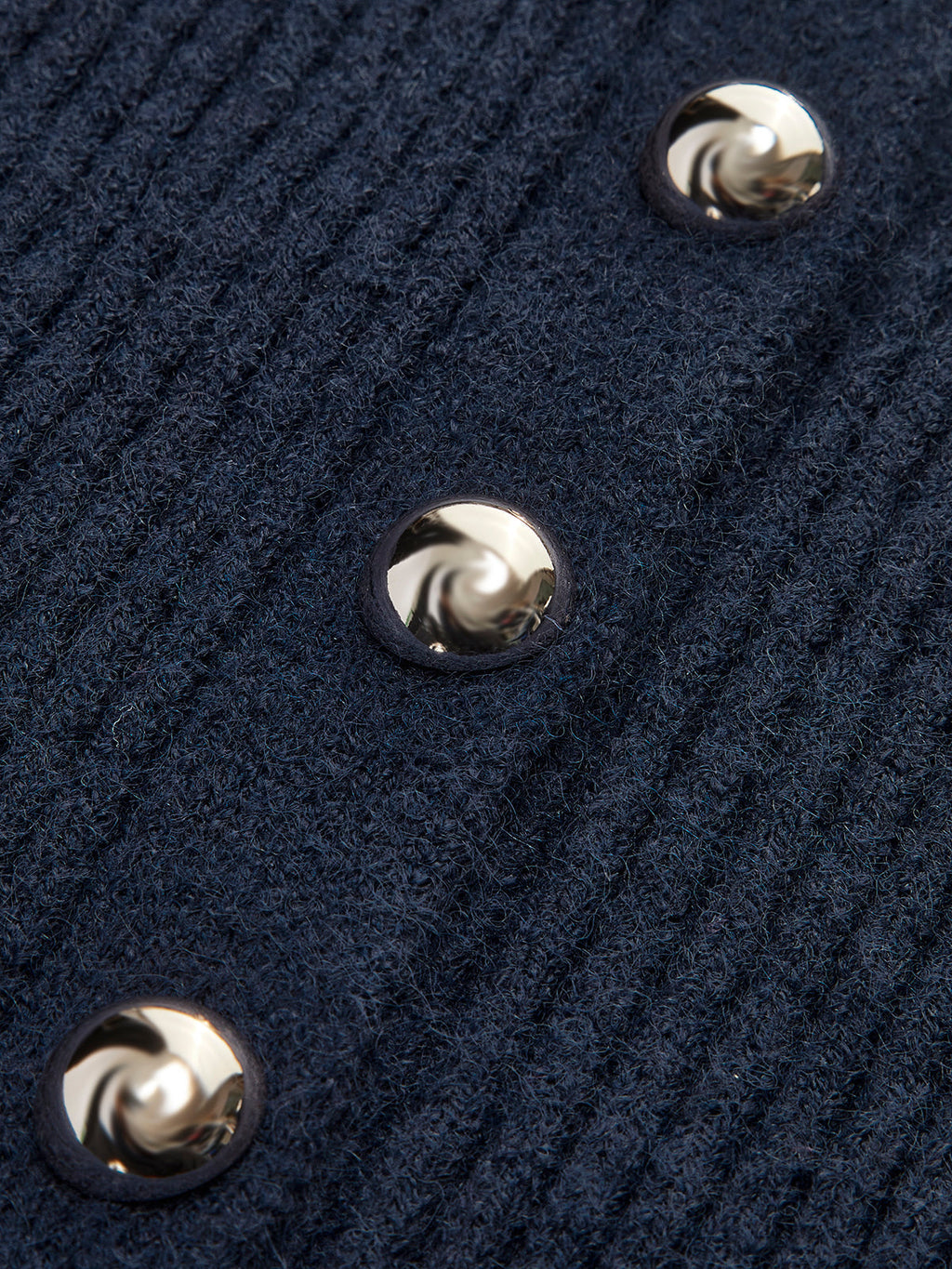 CARDIGAN CON BOTONES Y ABERTURA LATERAL