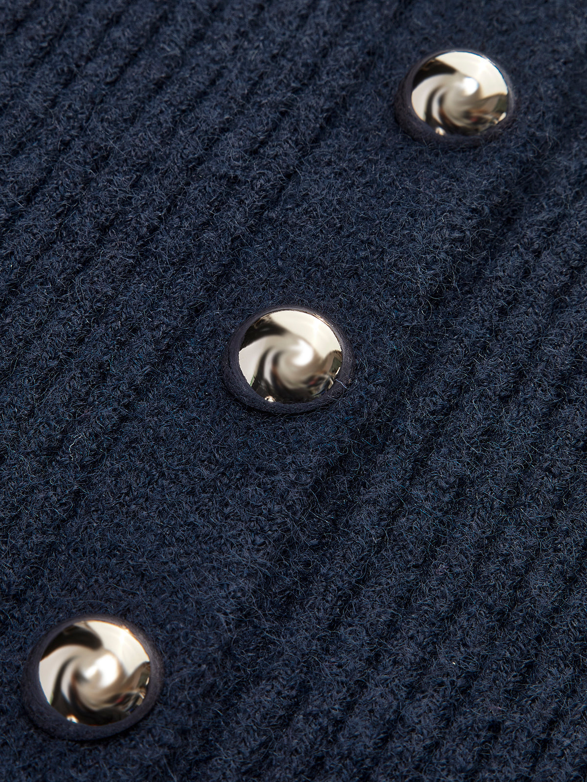 CARDIGAN CON BOTONES Y ABERTURA LATERAL