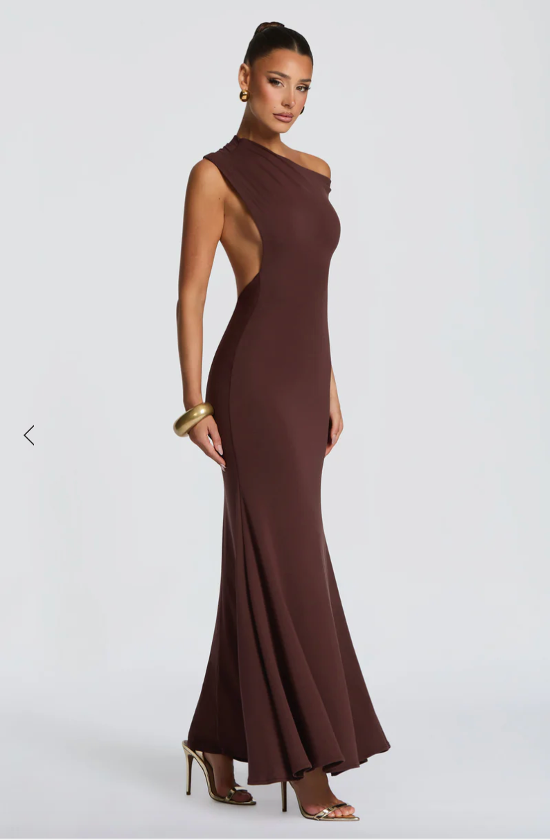 VESTIDO MAXI ASIMÉTRICO ESPALDA ABIERTA