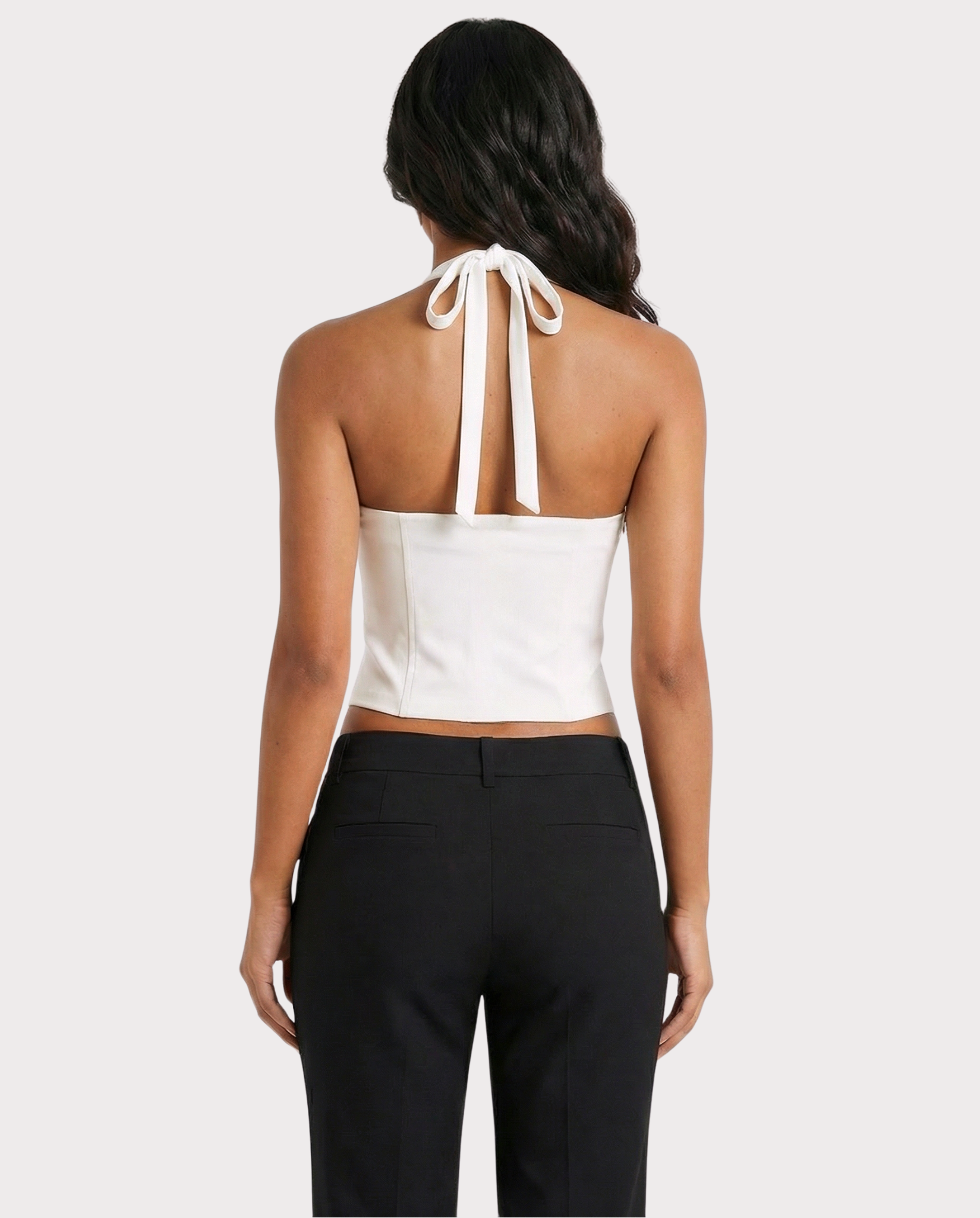 TOP HALTER ESTRUCTURADO ESCOTE PROFUNDO