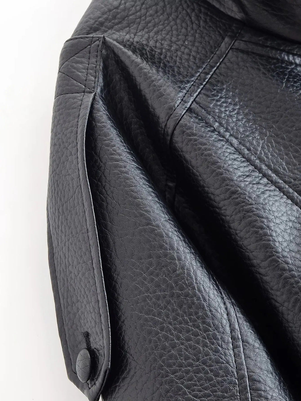 CHAQUETA DE CUERO ASIMÉTRICA